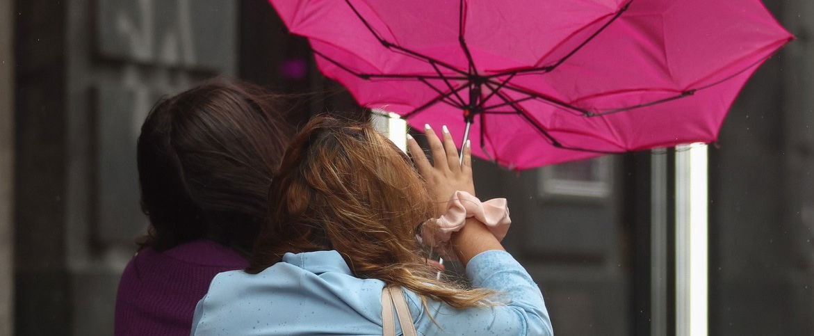 Azonnal jelentettek az időjósok, két irányból támadnak a zivatarok, 6 vármegye besárgult péntekre is - Időjárás-előrejelzés