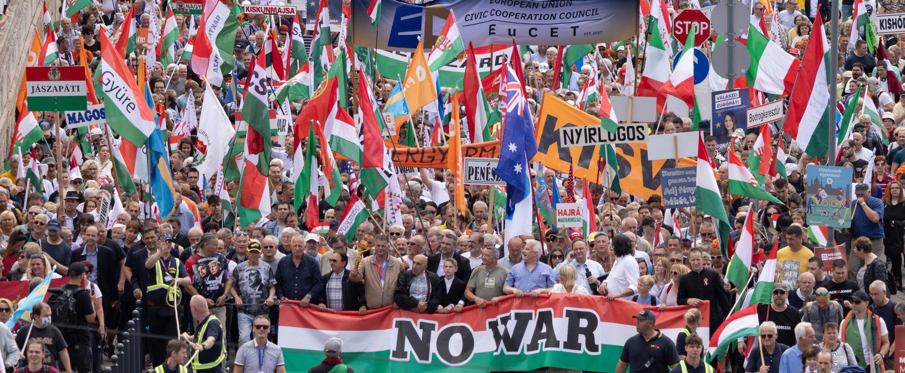 Putyinnak üzent élő adásban a magyar híresség a Békemeneten, lefagytak szavaitól a nézők