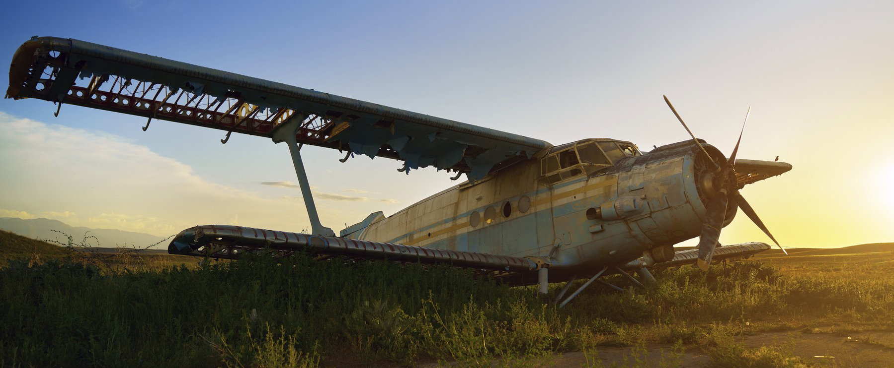 Hatalmas repülőtemetőt találtak Magyarországon, gigantikus roncsok között forgott a kamera