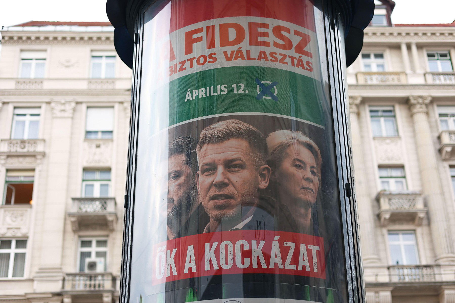 Ennyire még soha nem ment félre választási kampány, sorra érkeznek a fotók a magyar nagyvárosokból