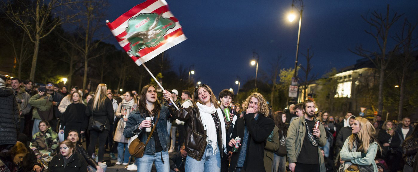 Furcsa jelenetet videóztak a Rendszerbontó Nagykoncerten, nincs rá magyarázat
