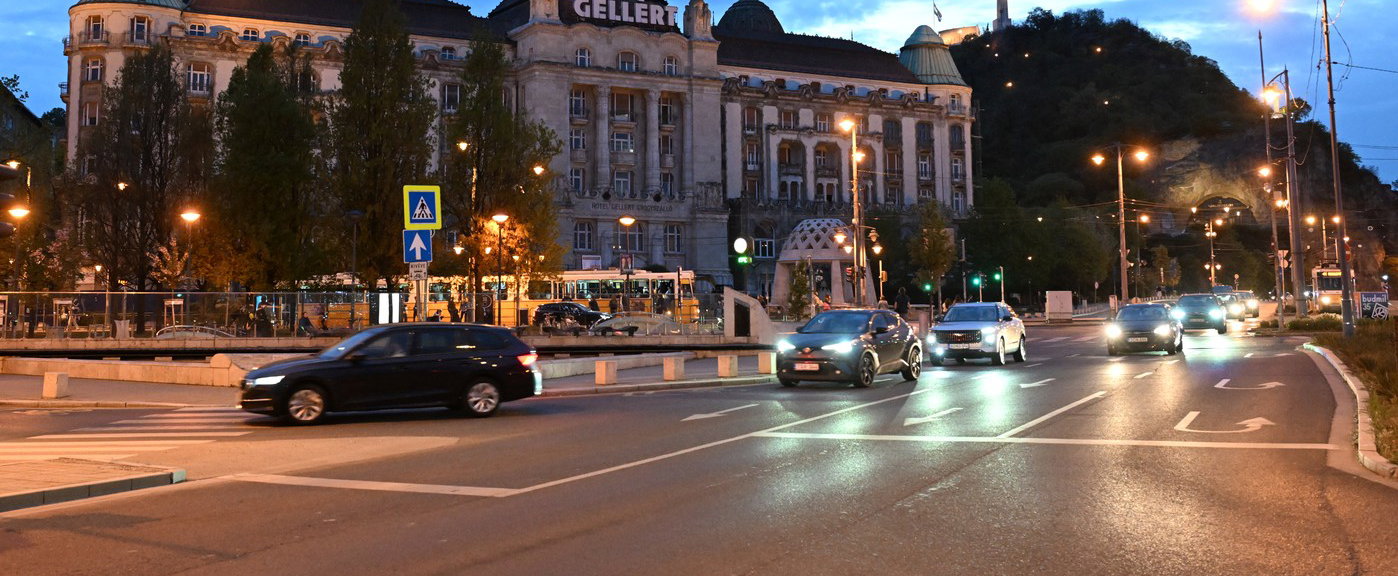 Az egész világ azon röhög, amit a magyar közutakon fotóztak, pusztító erejű kép érkezett