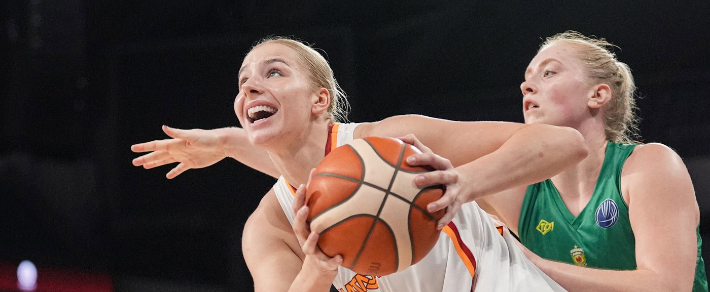 2 méteres magyar lánytól gőzöltek be a törökök, több ezren skandálták a szépség nevét egyszerre