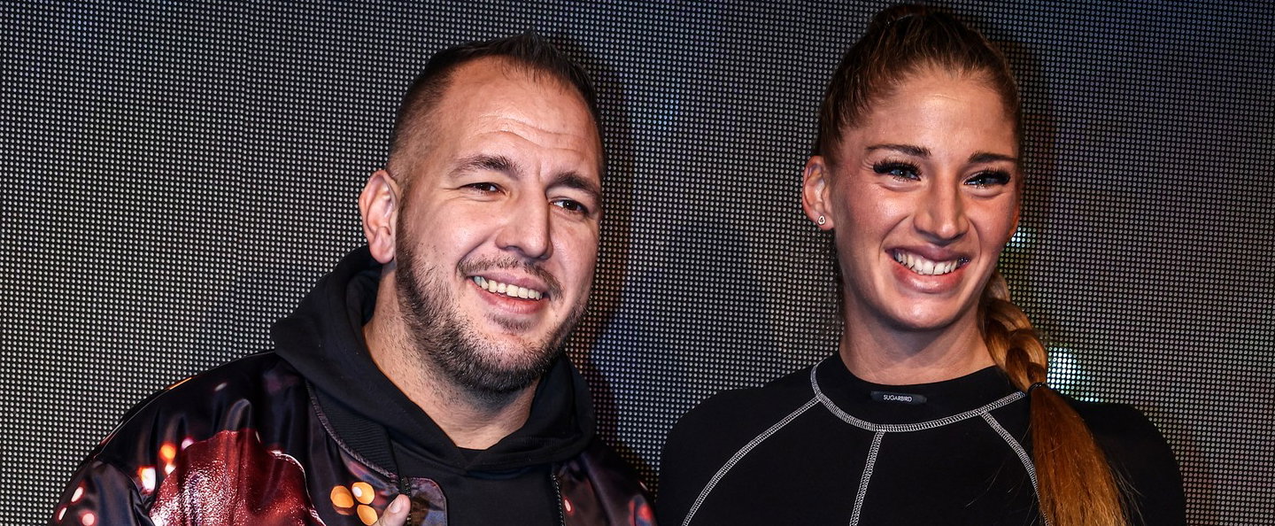 Curtis nagyon kihúzta a gyufát, minden fideszes fotóját törölte