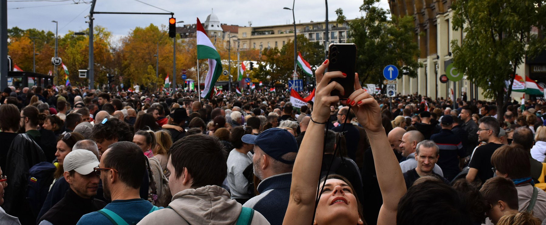 A rendszerváltó burger letarolná Magyarországot, Alekosz mutatta be az új nemzeti ételt