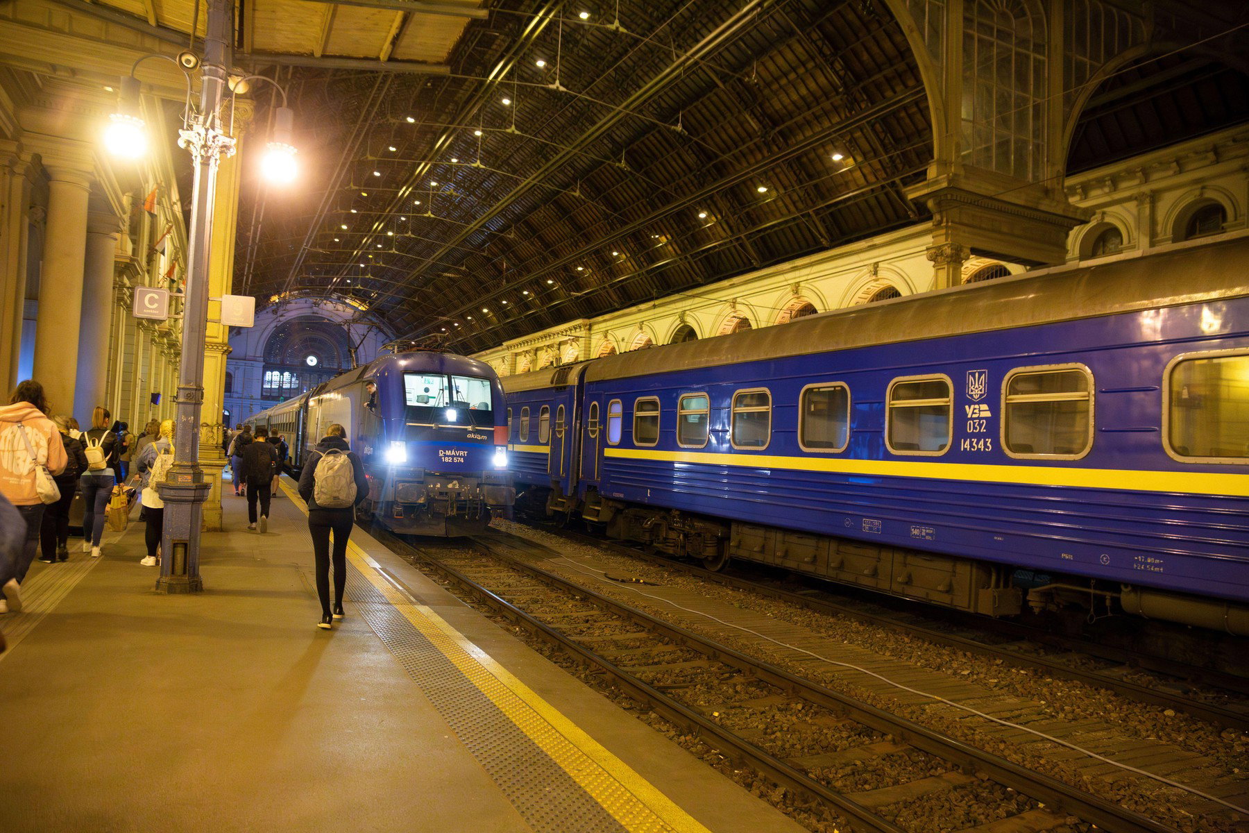 Lelepleződött a MÁV milliós trükkje, így húzzák ki a pénzt az utasok zsebéből a hazai pályaudvarokon, ingyen is jár a szolgáltatás