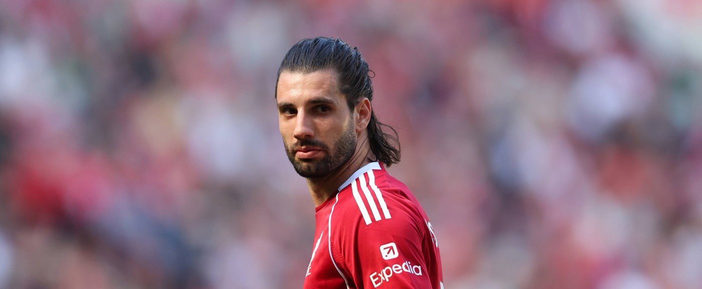 Súlyos csapás érheti a Liverpoolt, Szoboszlai Dominik helyett a gyűlölt rivális edzője lehet a Slot-utód