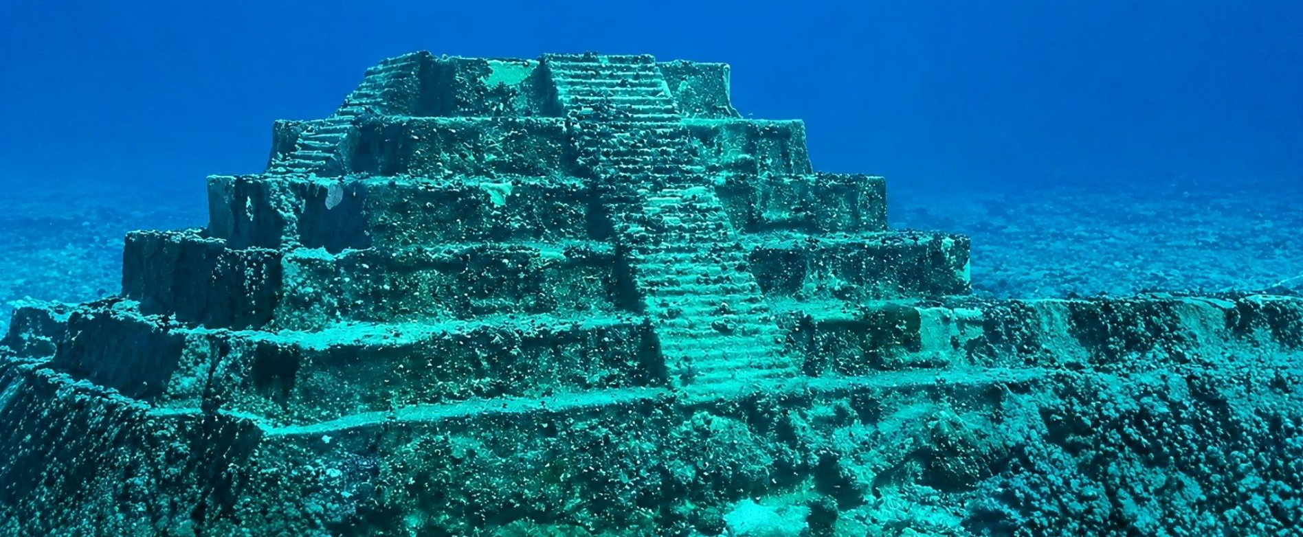 Atlantiszi piramist találtak egy tó mélyén, egy gigantikus élőlény is felbukkant a víz alatt
