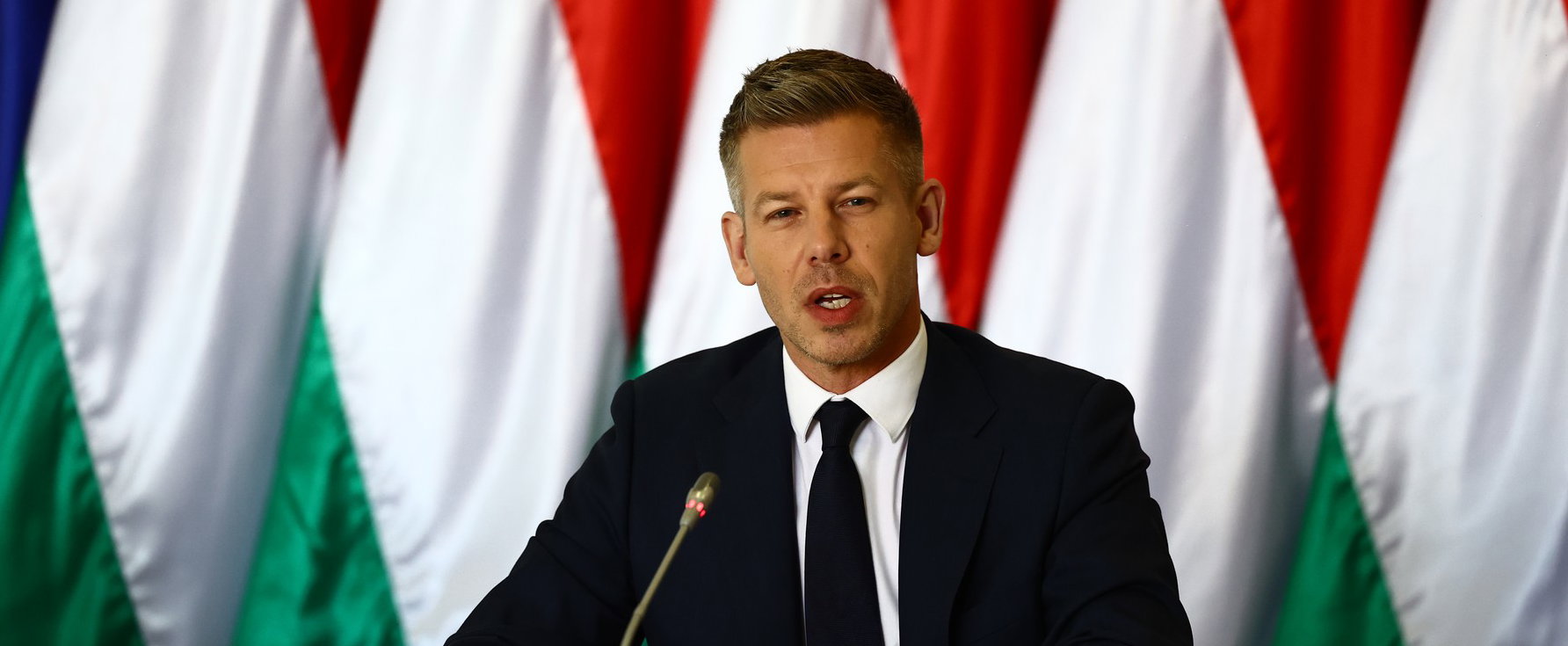 Durván beleszállt a HírTV Magyar Péterbe a kormányzati átadás után, éles jelzőkkel illették