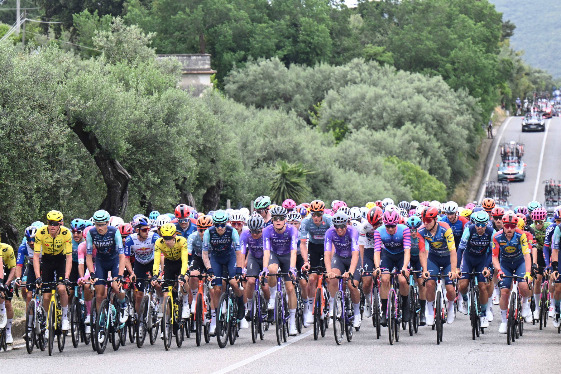 Huligánok támadtak a Giro d'Italia versenyzőire, példátlan eset a sorozat történelmében