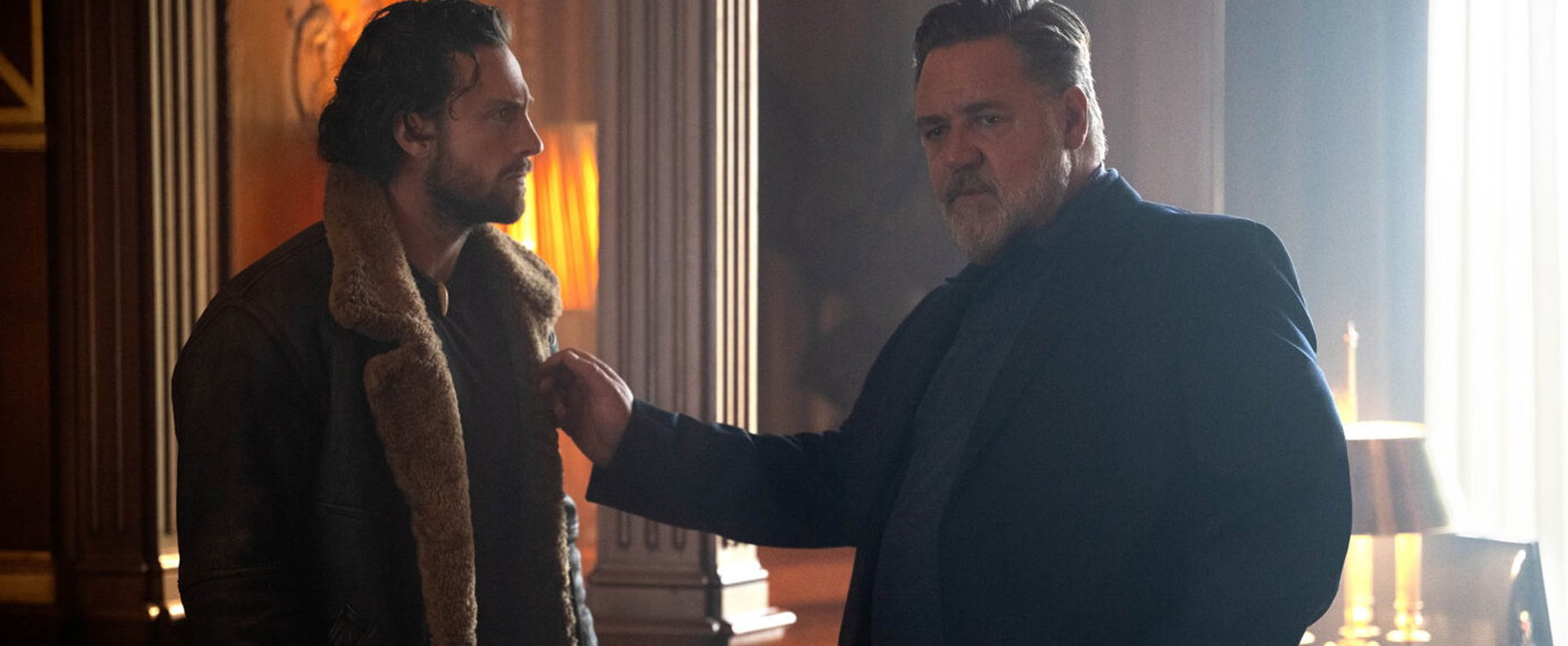 Russell Crowe és Aaron Taylor-Johnson könyörtelen párosa tarol a Netflixen, ez most a legkeresettebb akció-thriller a neten