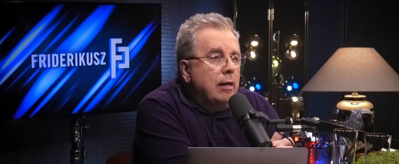 Előkerült egy elfedett Friderikusz-felvétel, a műsorvezető egészen szürreális produkcióval rukkolt elő, magyarul énekelte a világslágert