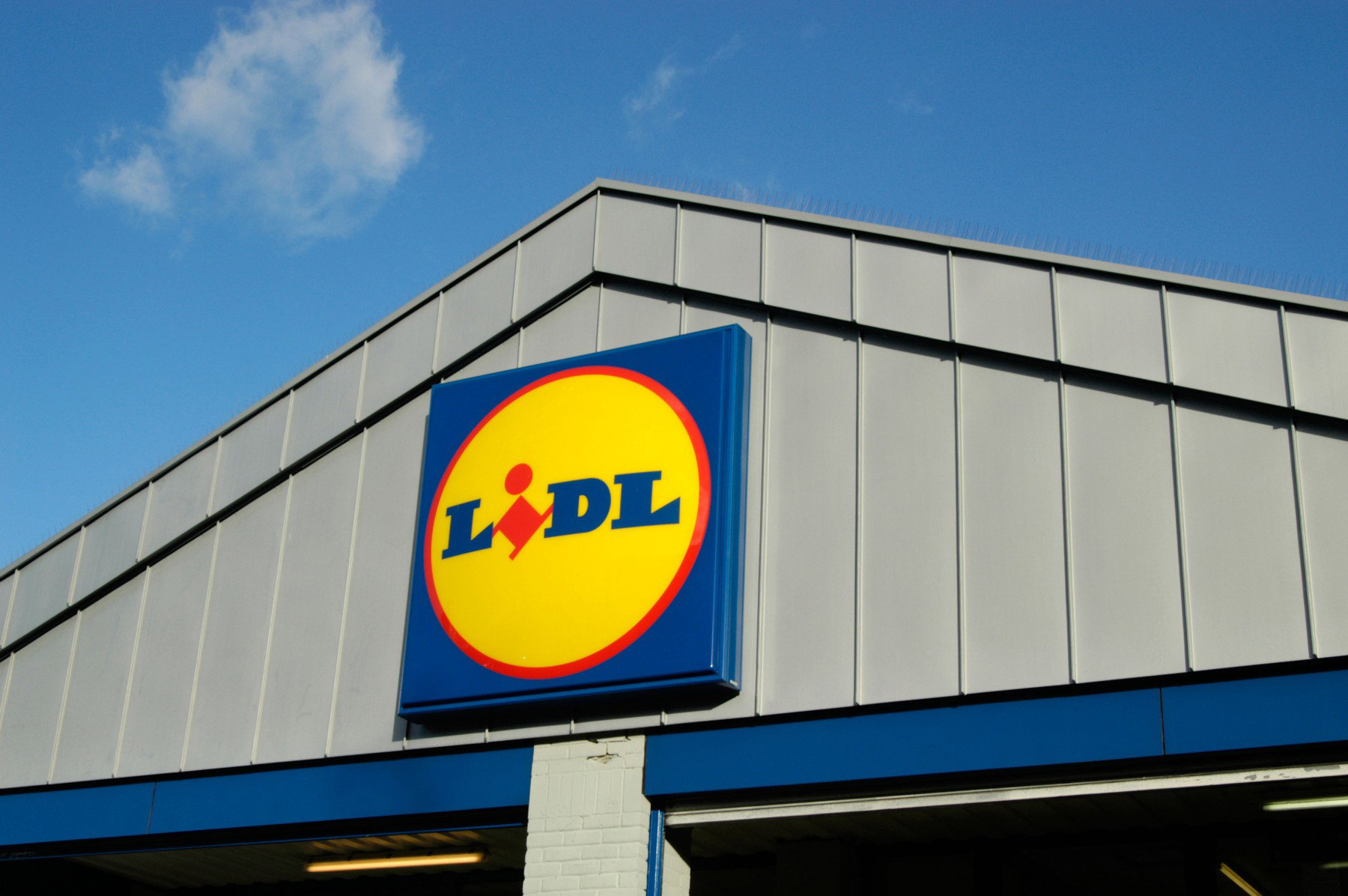 Égre földre keresték az autósok, a Lidl végül 2000 forintért ismét árulj