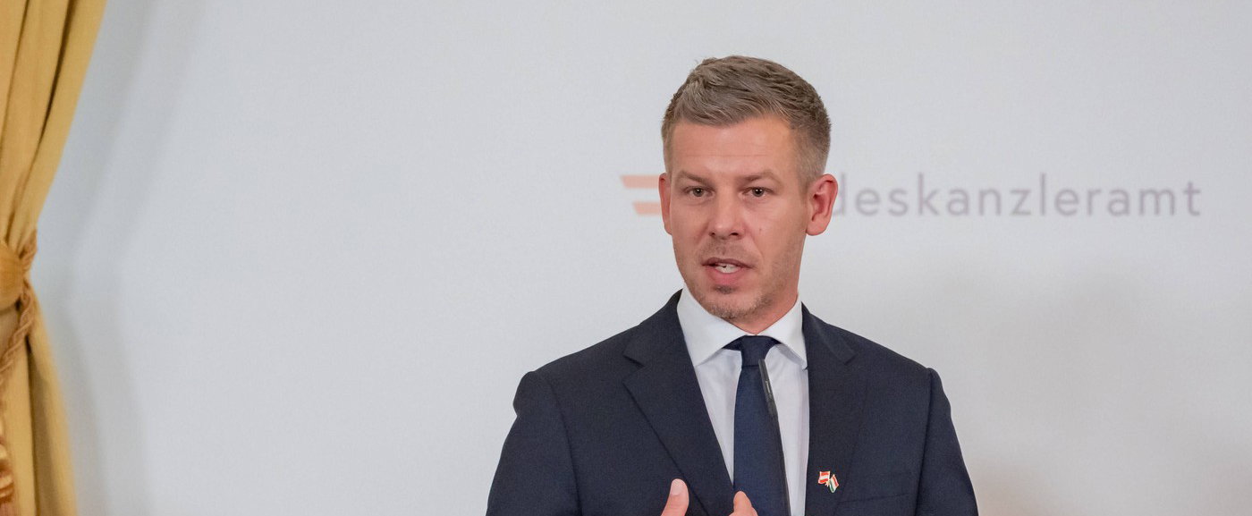 Magyar Péter megmutatta a régi munkahelyét, éveket húzott le ott