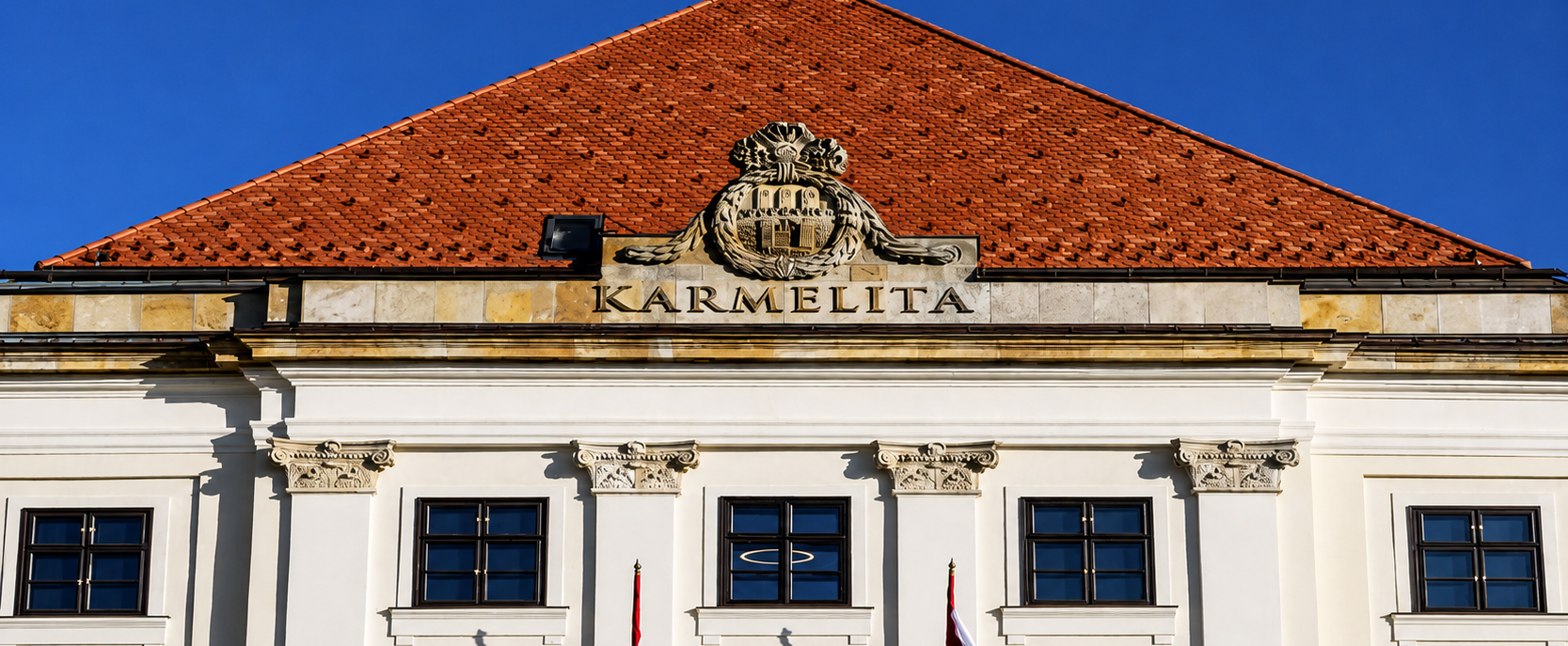 Ostrom alatt a Karmelita, a bővített hétköznapi lehetőségek is pillanatok alatt elpárologtak
