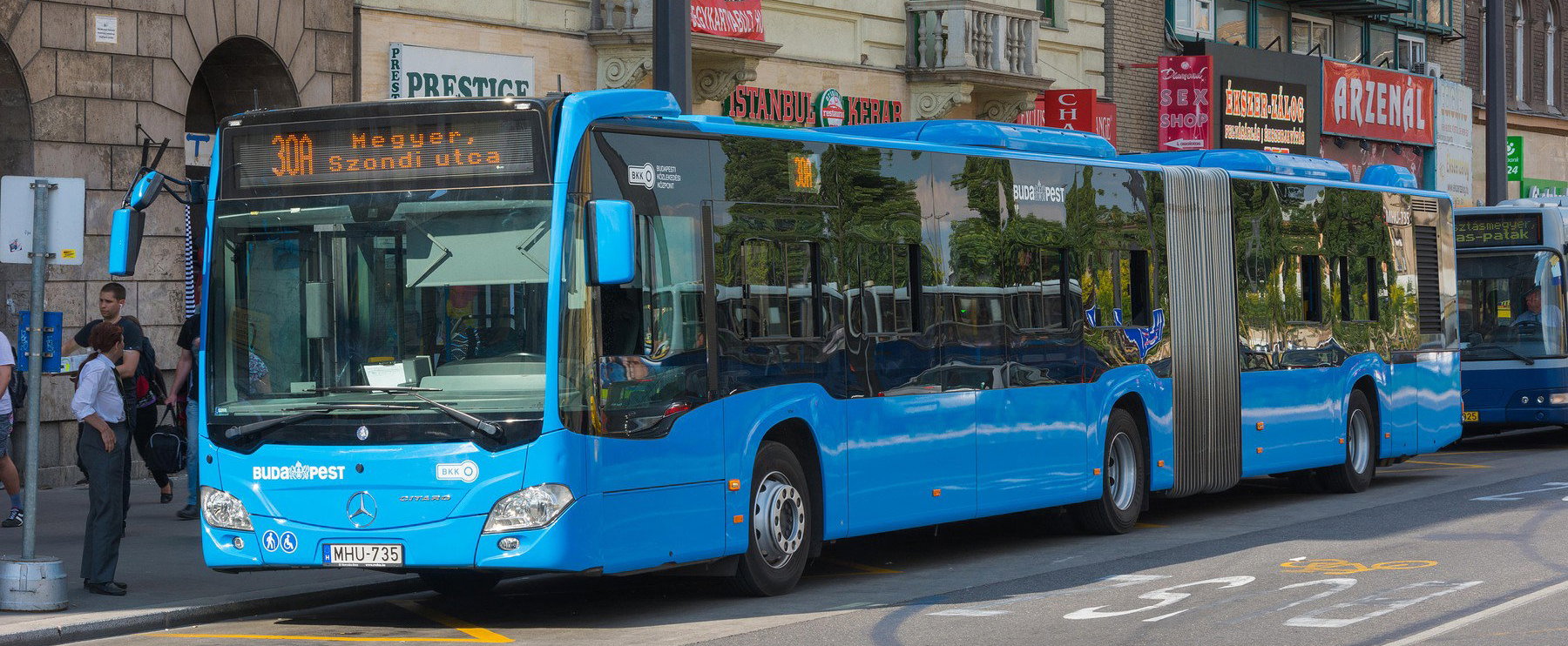 Budapesten majdnem tömegverekedést robbantott ki egy BKK-sofőr és egy bringás