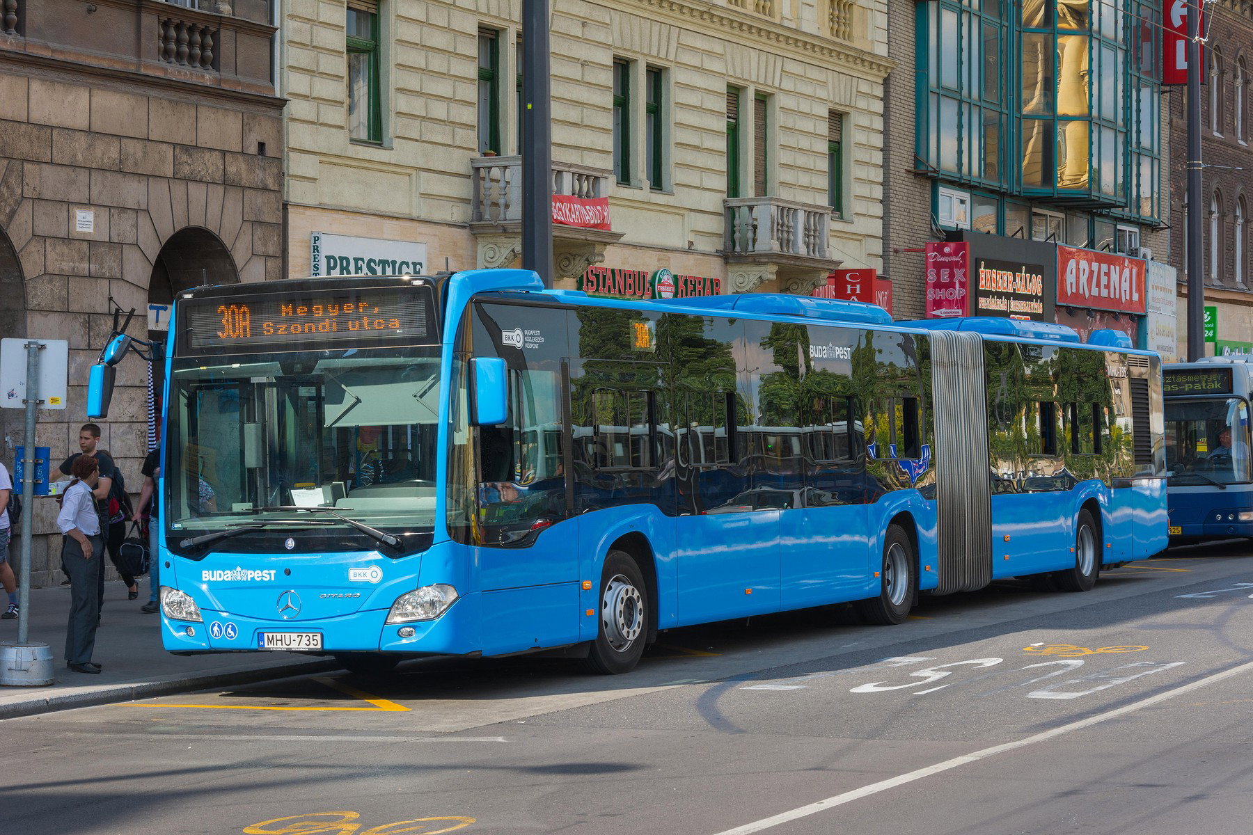 A BKK nyáron visszamegy az időben, sosem látott új járatok indulnak, még a sokat látott fővárosiak is csak ámulnak