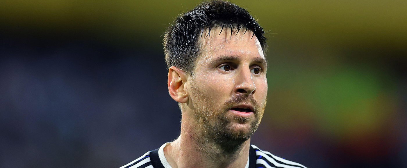 Messi mesterhármassal robbantott a világbajnokságon, közben felesége nélküle ment bulizni