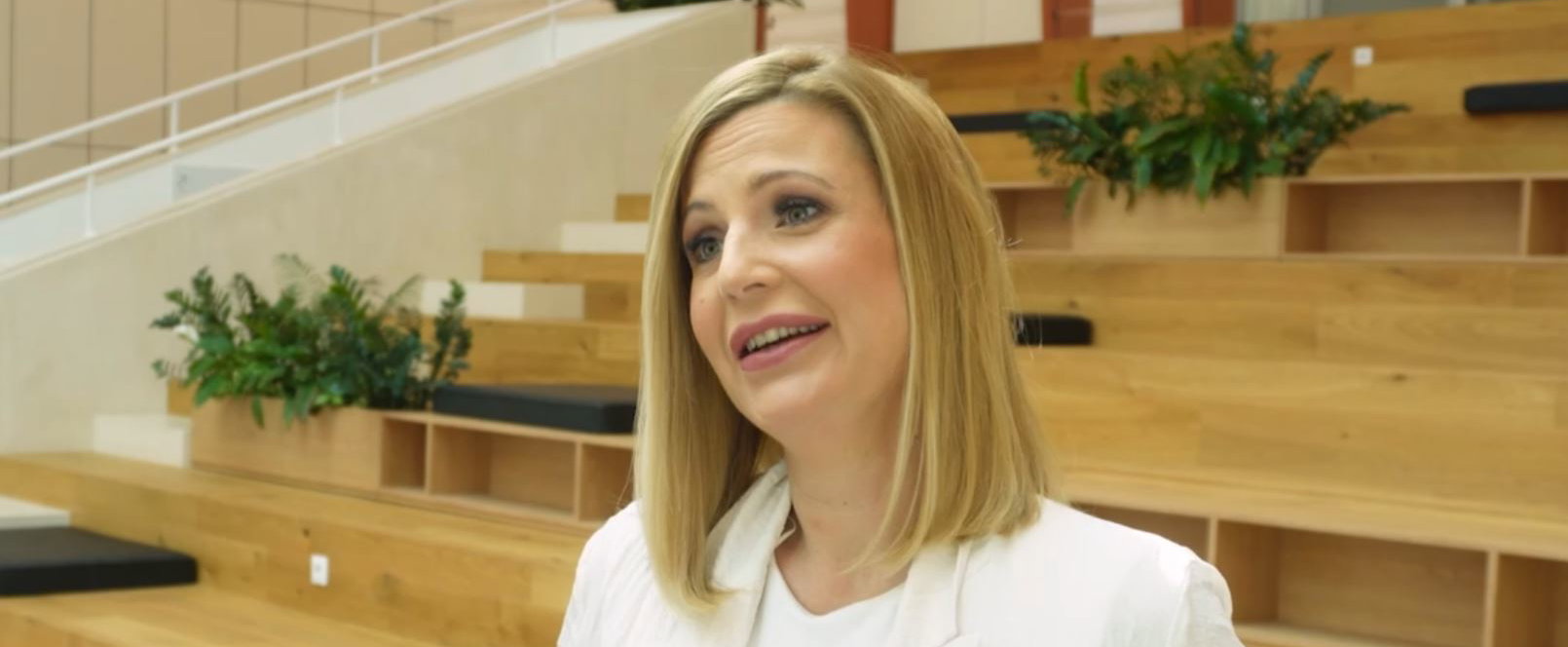 Gyermeket vár az RTL sztárja, egy dolgot még nem hajlandó elárulni a babáról