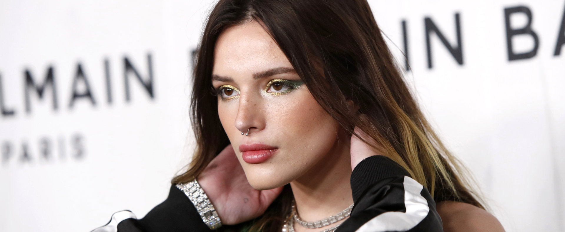 Áttetsző felsőben fotózták a bombázó Disney-sztárt, Bella Thorne brutális formában van