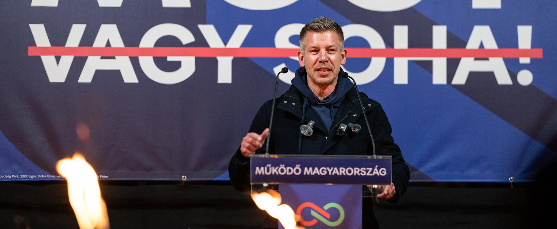 "Maradt a kék festékből" - Irgalmatlan savazást kap Magyar Péter és az új plakátkampány
