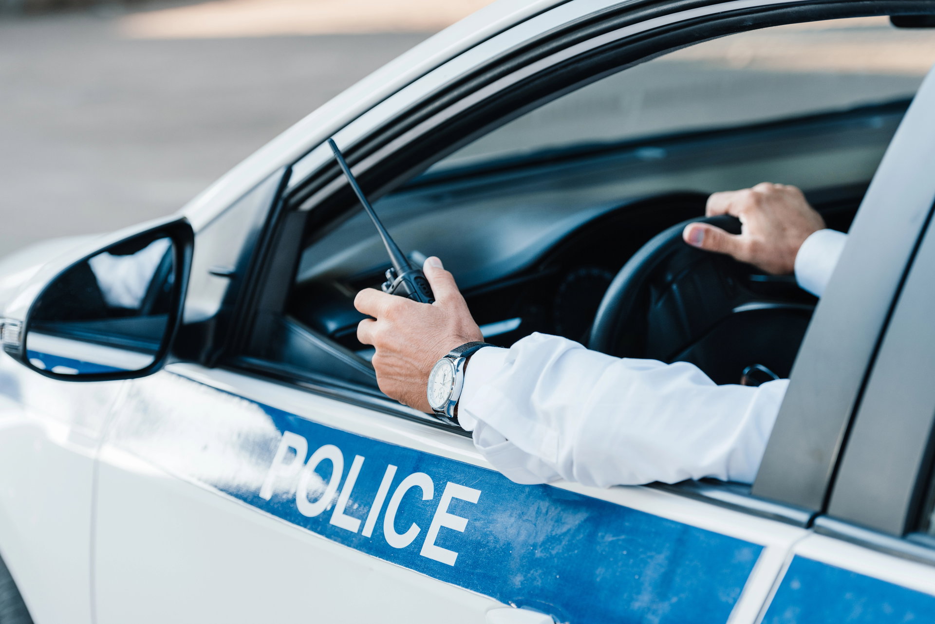 Azt hitte, a fia egy ötéves kislányt gázolt el – 2,5 millió forintot és arany ékszereket csaltak ki egy nőtől