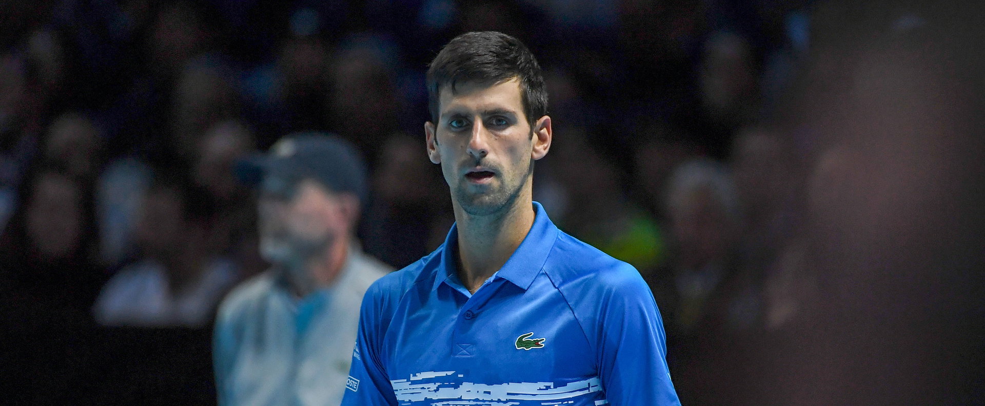 A törülközőjébe hányt, rosszul lett meccs közben Novak Djokovic - Videó