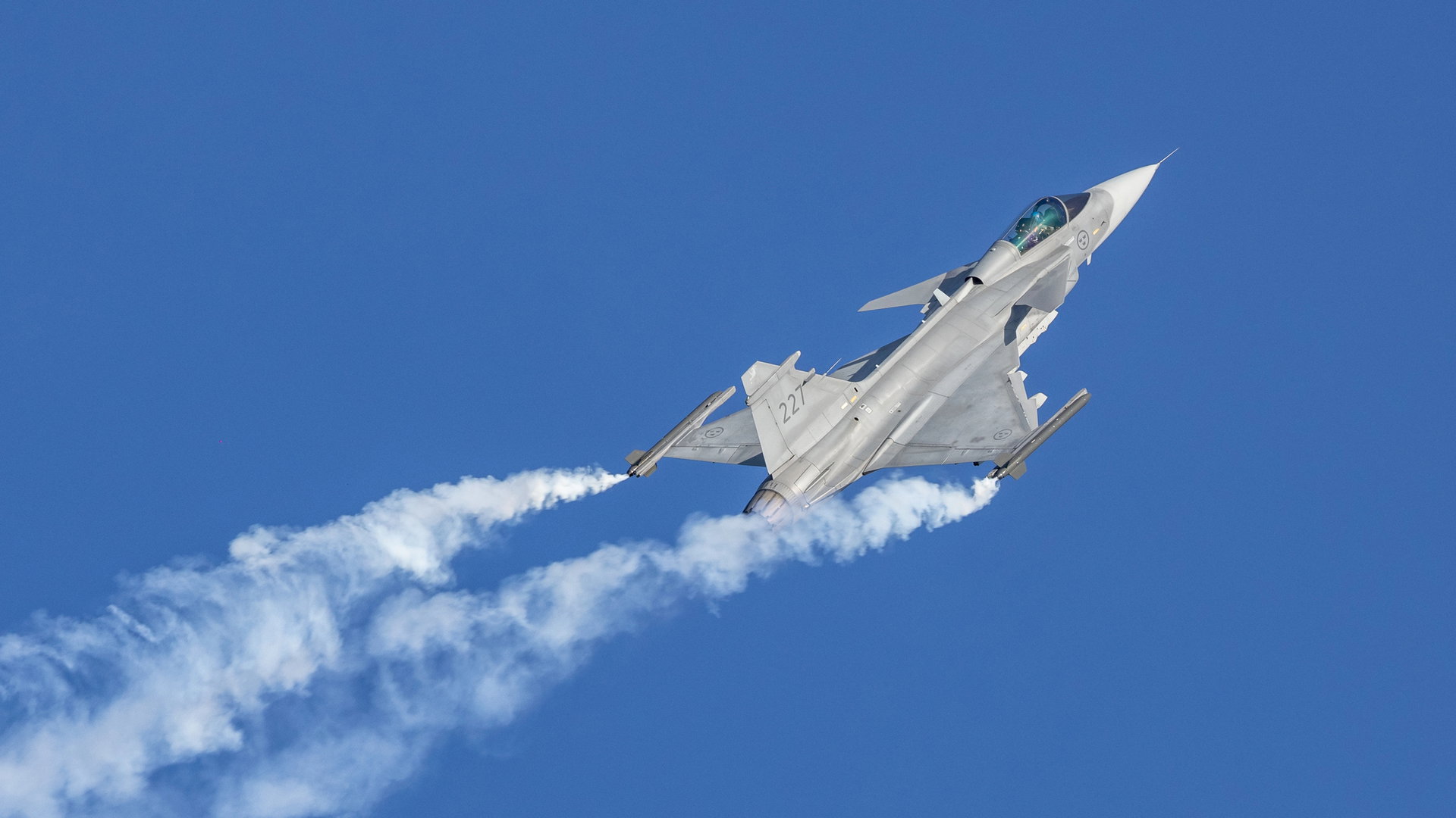 Lezuhant a Magyar Honvédség egyik Gripenje Szolnoknál – Túlélte a pilóta a katasztrófát
