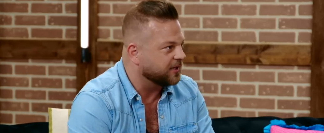 „Te k*csög f*sz!” - Megrongálták Gudics Máté kocsiját, durván kikelt magából az énekes