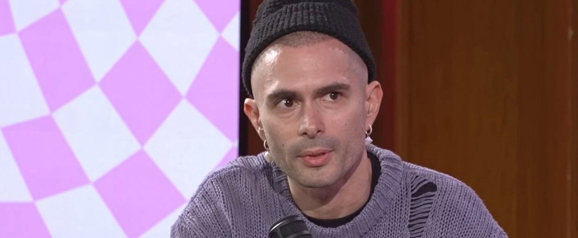„Büdös csicska” - ByeAlex olyan ideges lett, hogy csapkodni kezdett, teljesen elvesztette a fejét