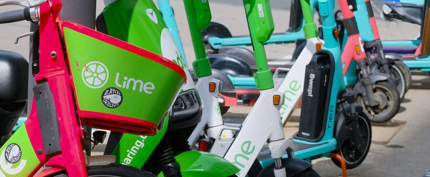 Döbbenetes, ami a magyar utakon történik – 152 százalékkal nőtt a rolleres balesetek száma, hamarosan jöhet a szigorítás