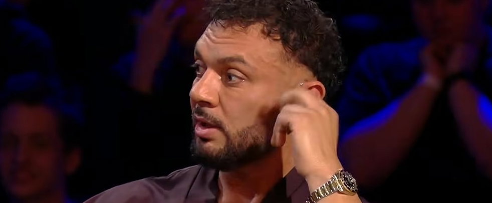 Gáspár Laci szeme láttára űztek gúnyt belőle, nem volt őszinte a mosolya, videón a pillanat