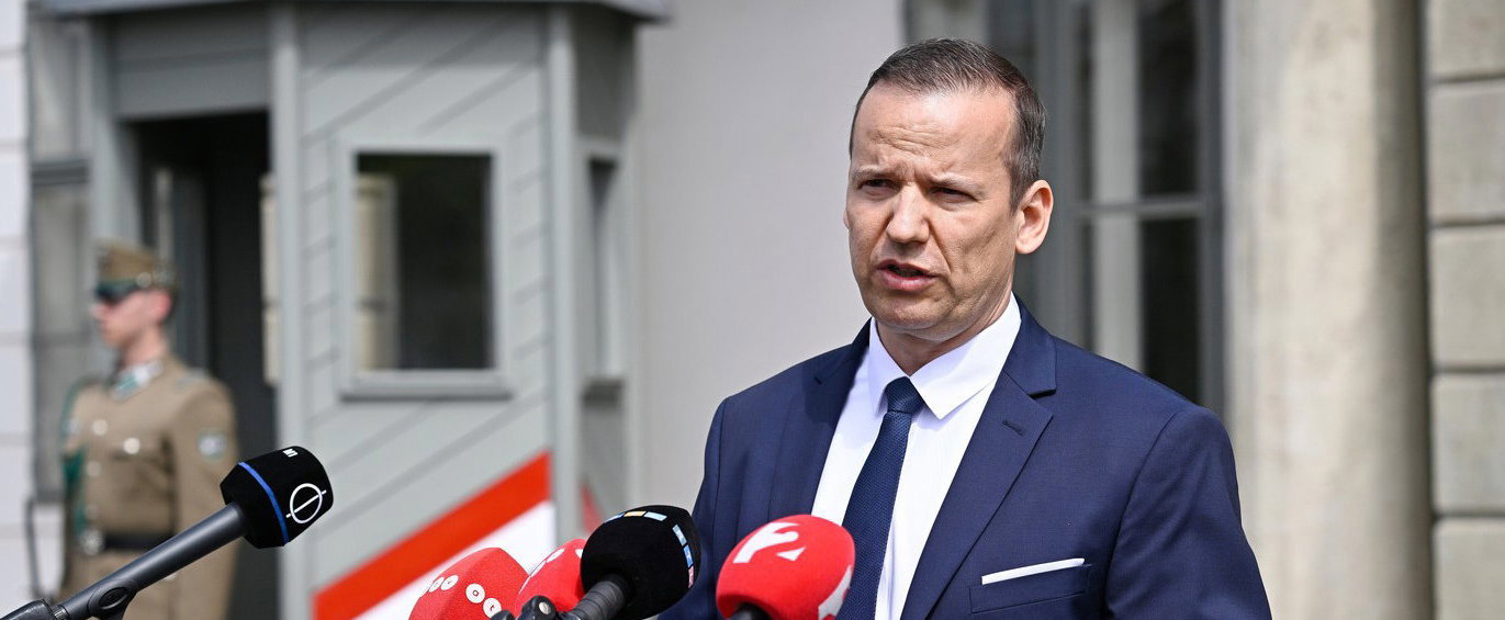 Toroczkai tárt karokkal várja a cigányokat és a zsidókat, de Zelenszkijéket megállítaná