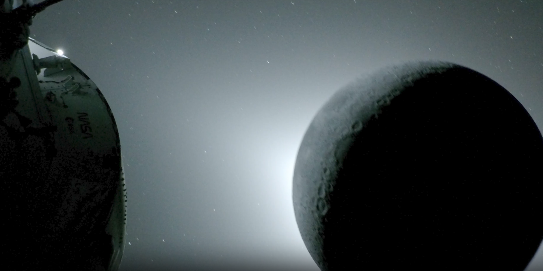 Videó: Megszakadt a kapcsolat a Földdel, különös fényvillanásokat láttak a NASA űrhajósai