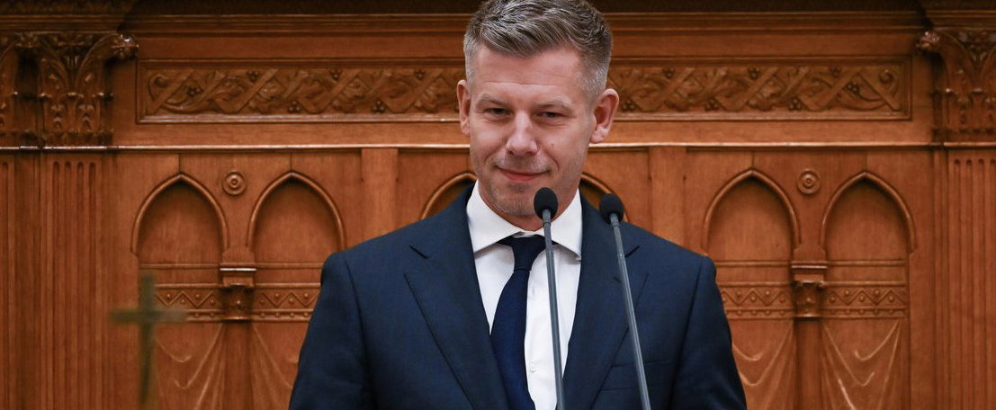 Duplájára emelik a családi pótlékot, csökkentik az adót, gigászi bejelentéseket tett Magyar Péter a parlamentben