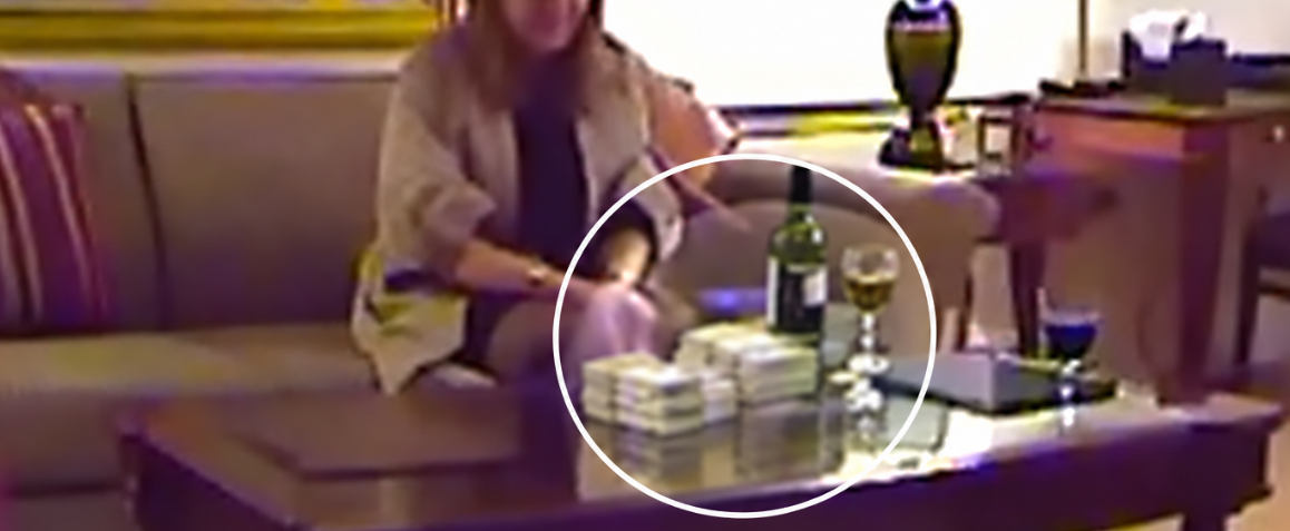 Korona mellé árlista? Félmilliós alku és orosz kapcsolatok rázták meg a brit királyi család hírnevét