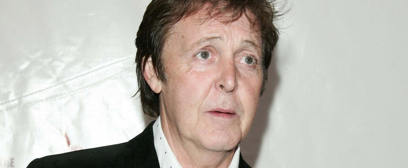 Paul McCartney valójában 1966-ban meghalt és egy hasonmást raktak a helyére?