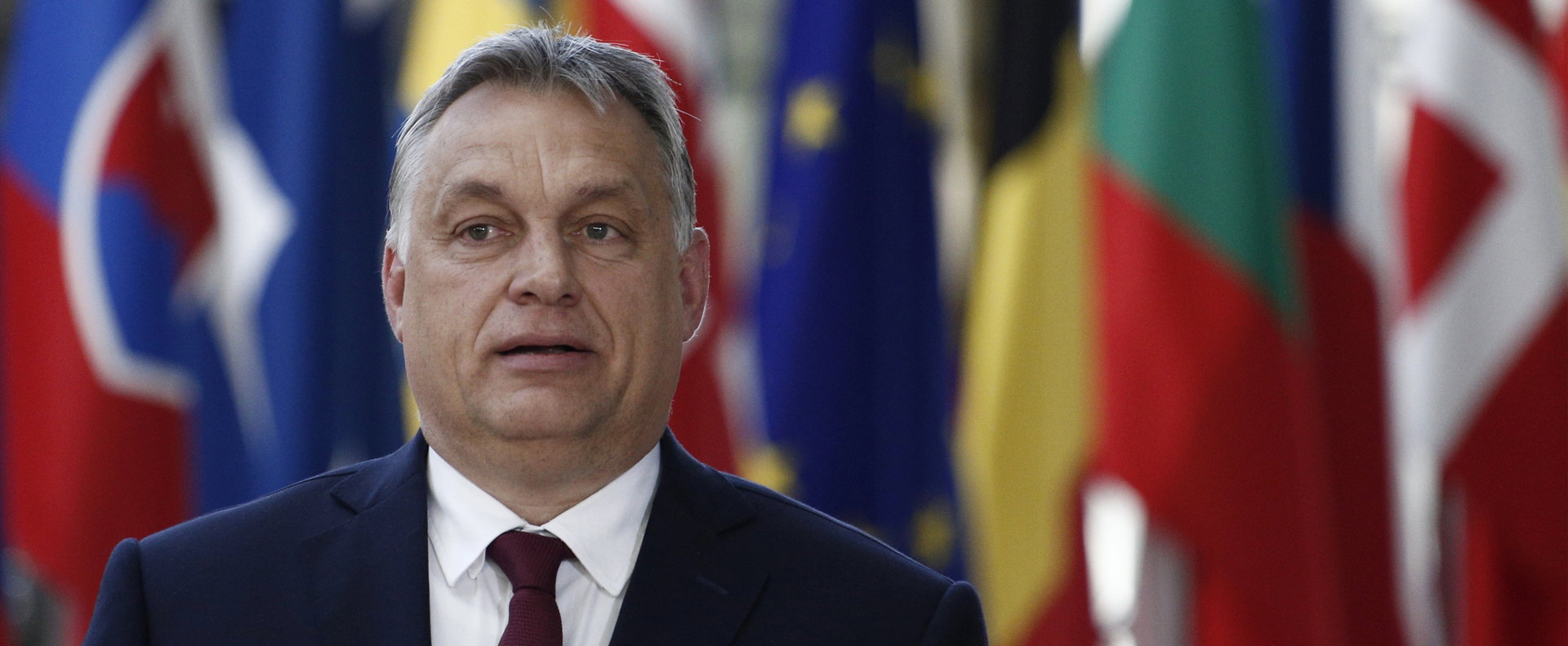 Miközben a Fidesz vonul, Orbán Viktor Párizsban kávézik október 23-án