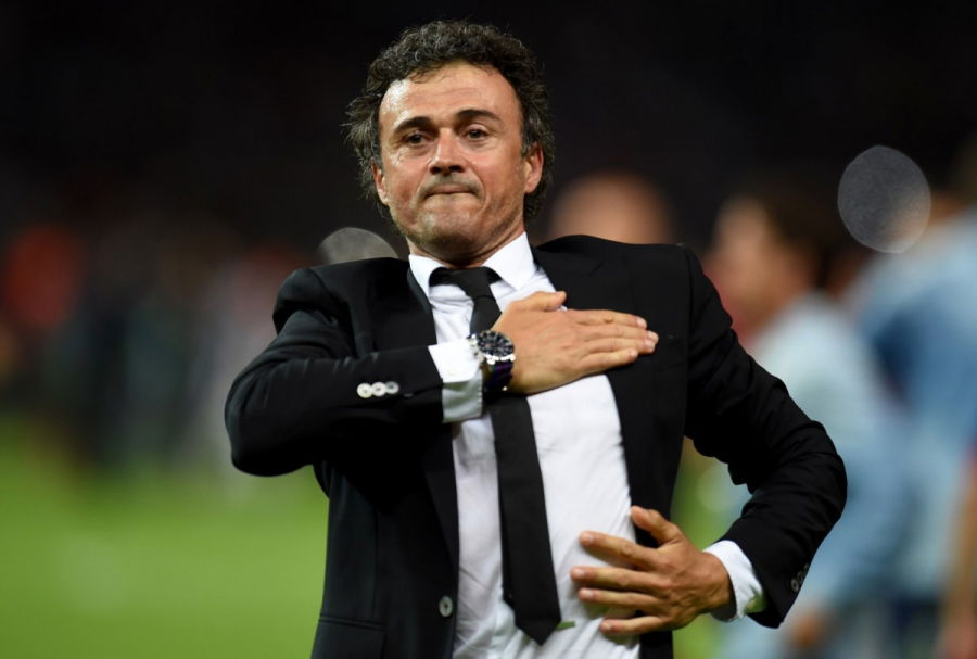 Luis Enrique marad a Barcelona edzője