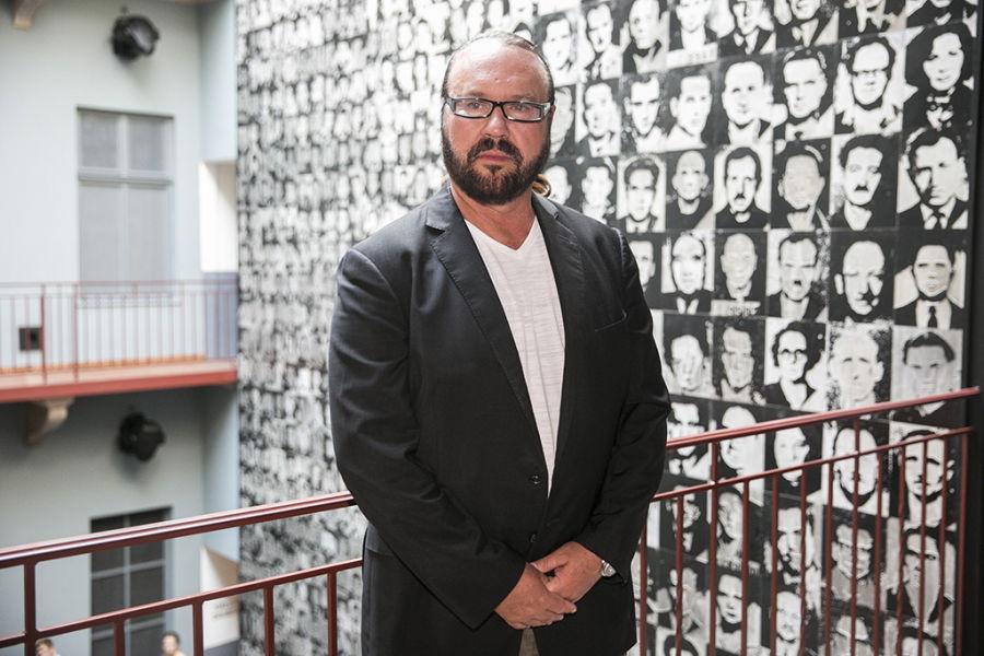 Desmond Child írja az 56-os emlékév zenéjét