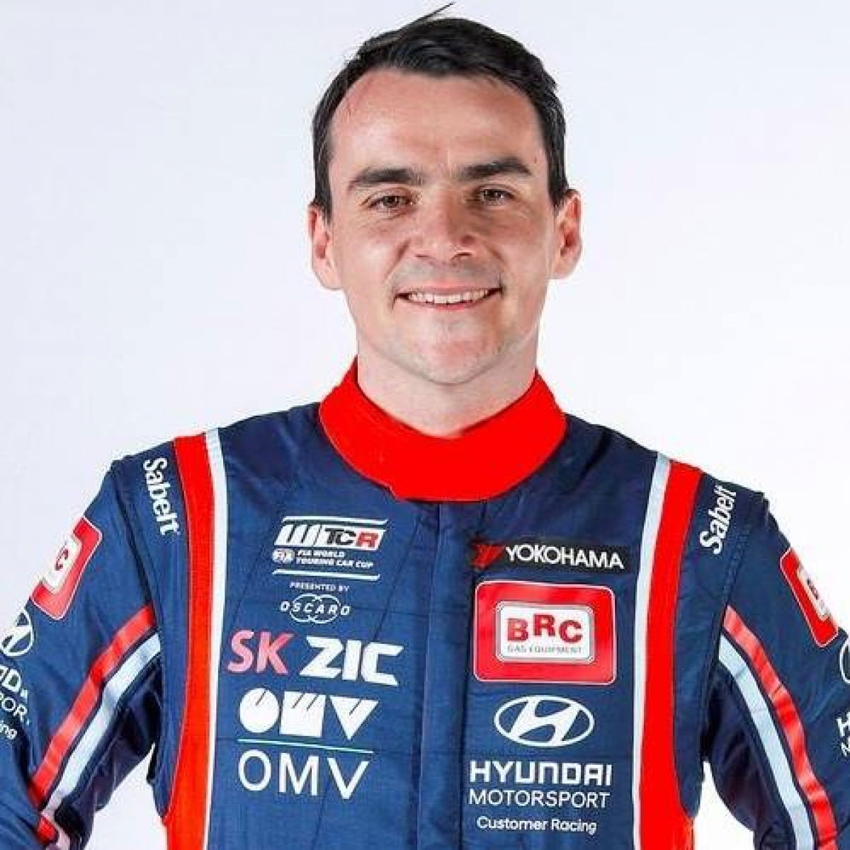 Egyedül Michelisz Norbi maradt ki a tömegbalesetből