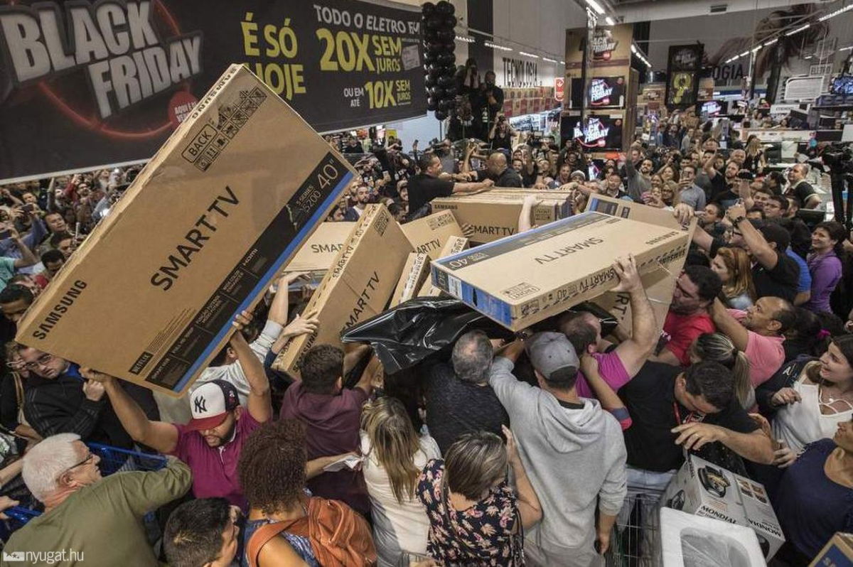 A Black Friday sötét oldala: a csalástól az agyontaposásig