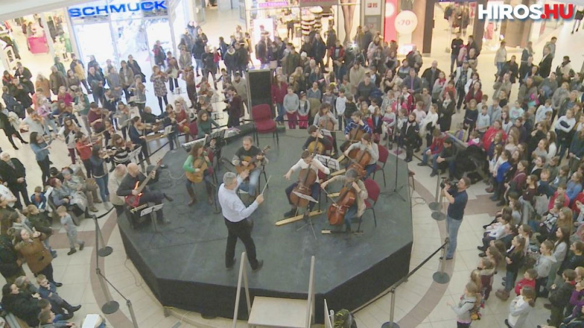 Zseniális Trónok harca-flashmob Kecskeméten