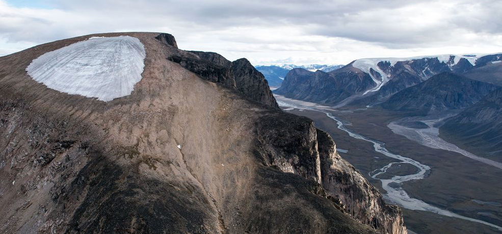 A jégtakaró alól kiszabadulva megmutatja soha nem látott képét a Baffin-sziget