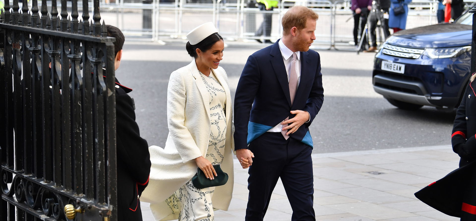 Elköltözött Meghan és Harry, miközben kikotyoghatták a születendő baba nemét