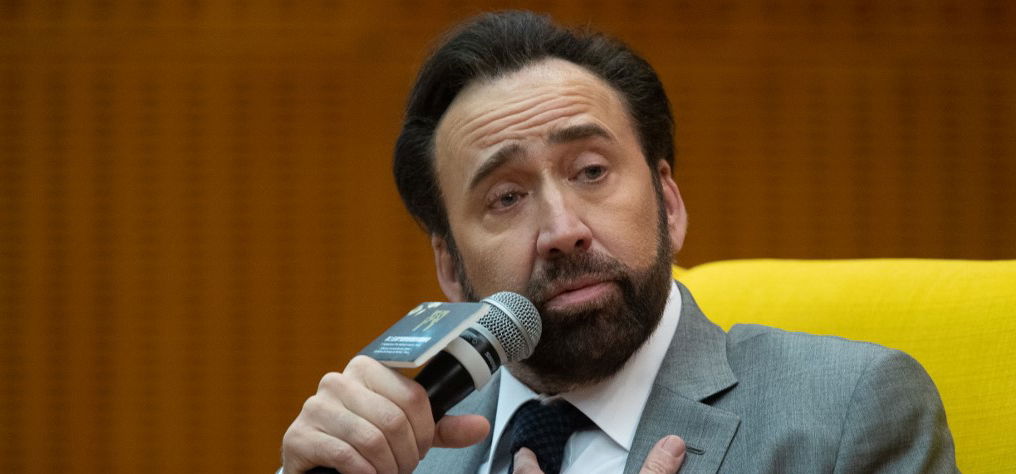 Ilyen, amikor a részeg Nicolas Cage énekelni próbál