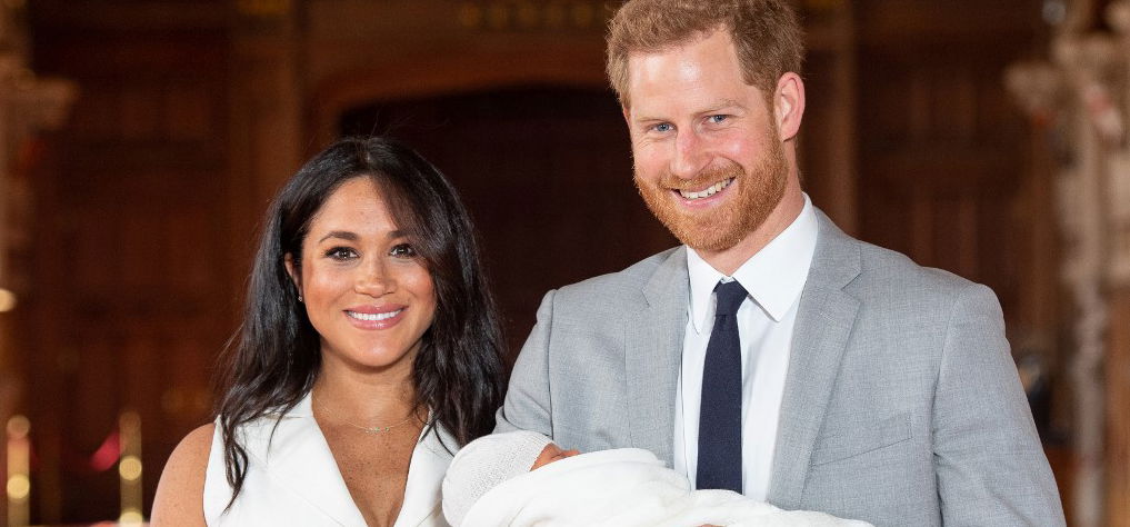 Harry herceg és Meghan Markle bejelentette kisfiuk nevét