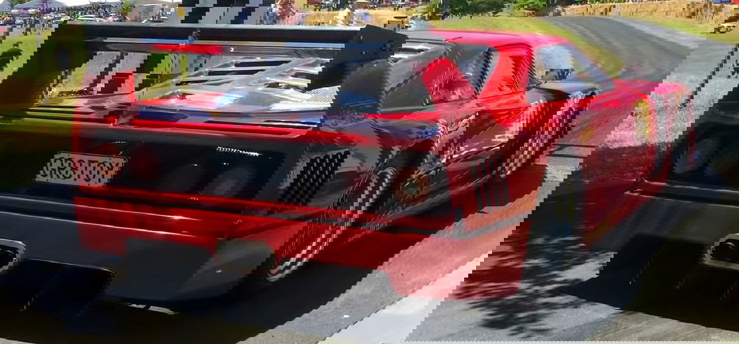 Szuper Ferrarit épített magának egy új-zélandi férfi – videó