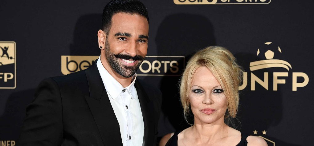 „Ő egy szörny”: Pamela Andersont megcsalta 18 évvel fiatalabb focista szerelme