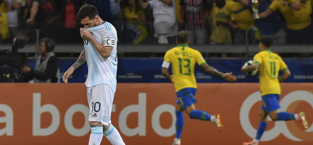 Messi beszólt a szurkolóknak, majd fontos bejelentést tett